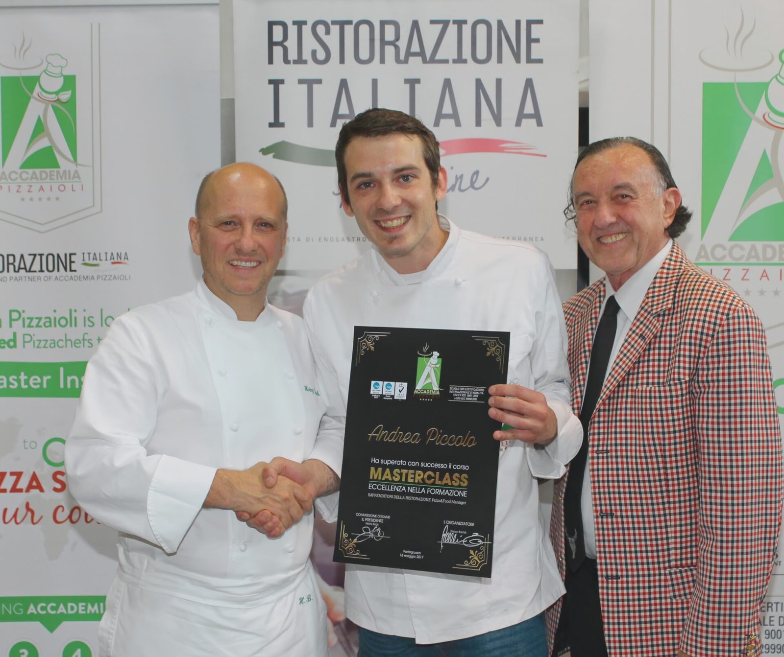 2017 conseguimento Masterclass eccellenza nella formazione imprenditori della ristorazione presso Accademia Pizzaioli (Portogruaro): qui tra lo chef Heinz Beck 3*** Michelin e il presidente Enrico Famà